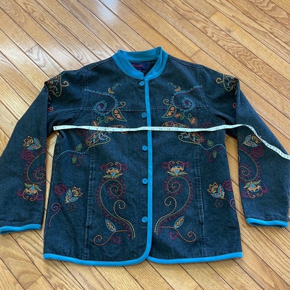 Denim&Co jacket with embroidery detail on front and back - Picture 4 of 8